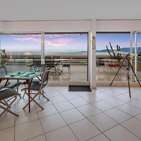 Le Penthouse Du Roussillon דירה