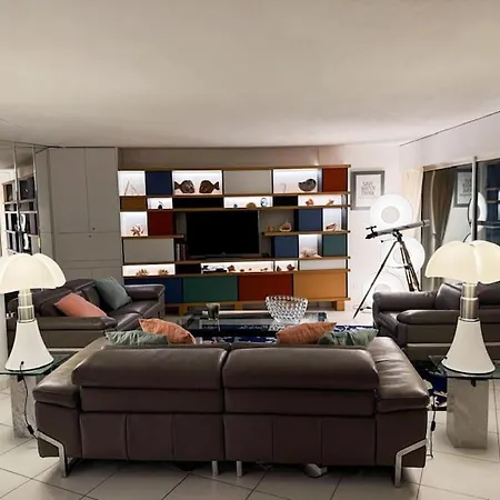 Le Penthouse Du Roussillon *