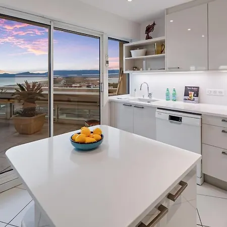 Le Penthouse Du Roussillon דירה